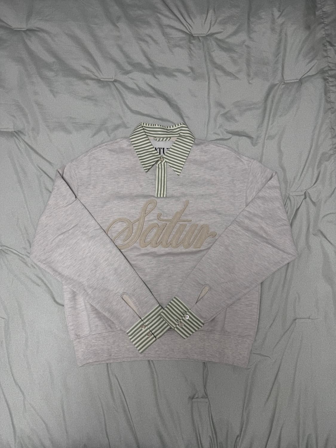 세터 아플리케 로고 커프스 스웨트셔츠 멜란지 아이보리 상품이미지1