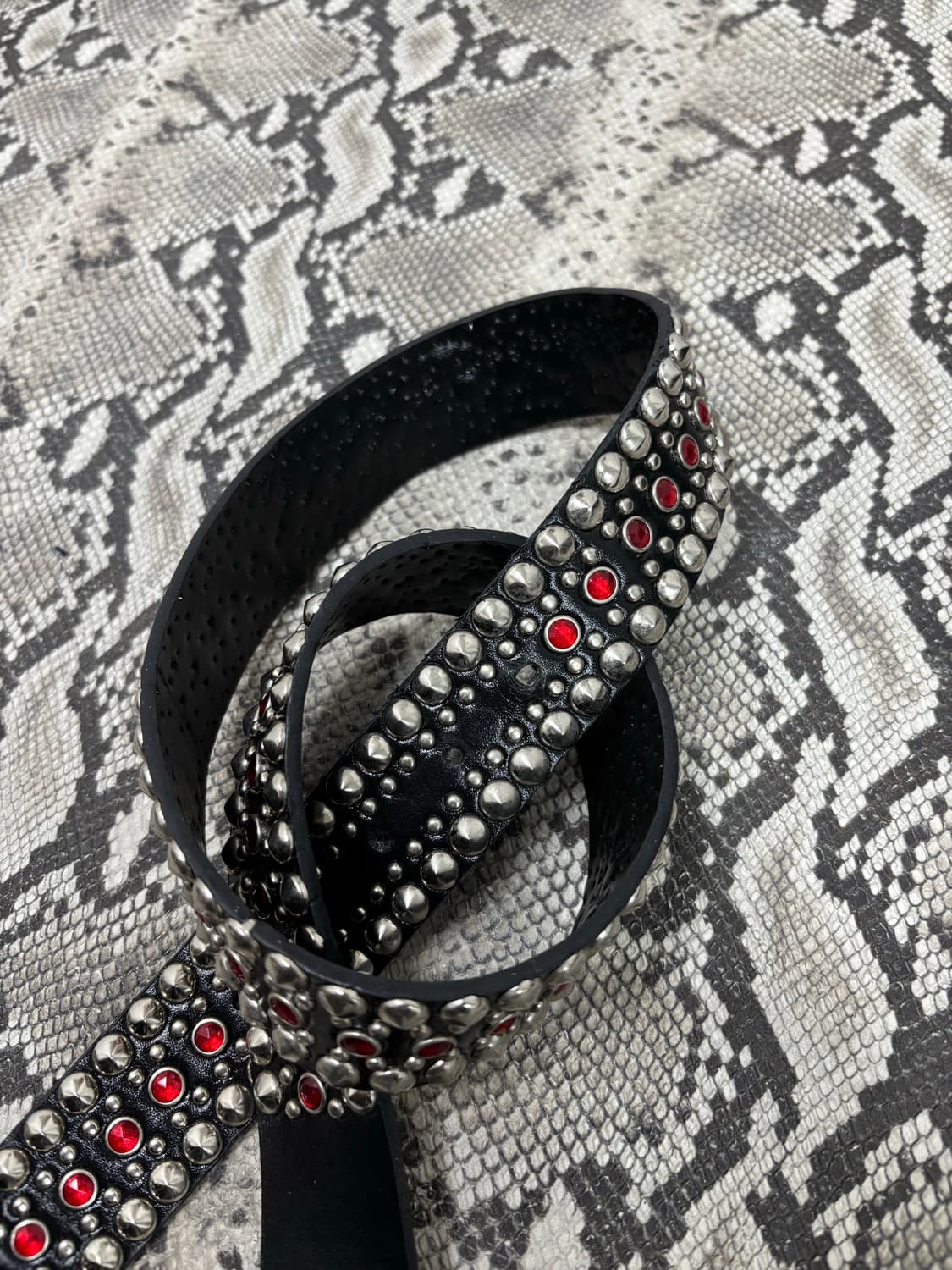 [ACC]Red Cubic&Stud Detail Belt 상품이미지4