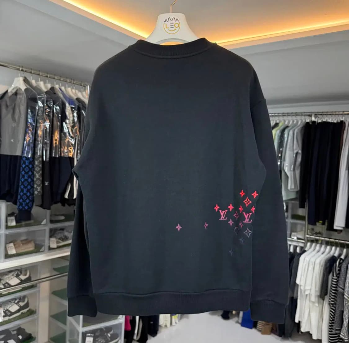 Louis Vuitton (루이비통) 그라데이션 모노그램 맨투맨 상품이미지3