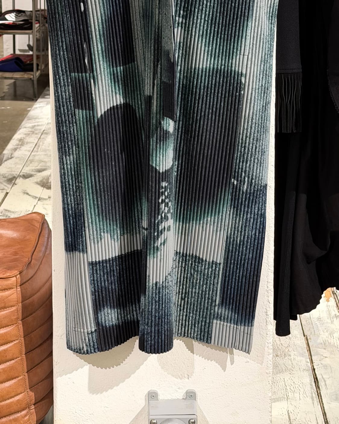 이세이 미야케 옴므 플리세 그린 윈드 워크 프린팅 롱 베스트 상품이미지4