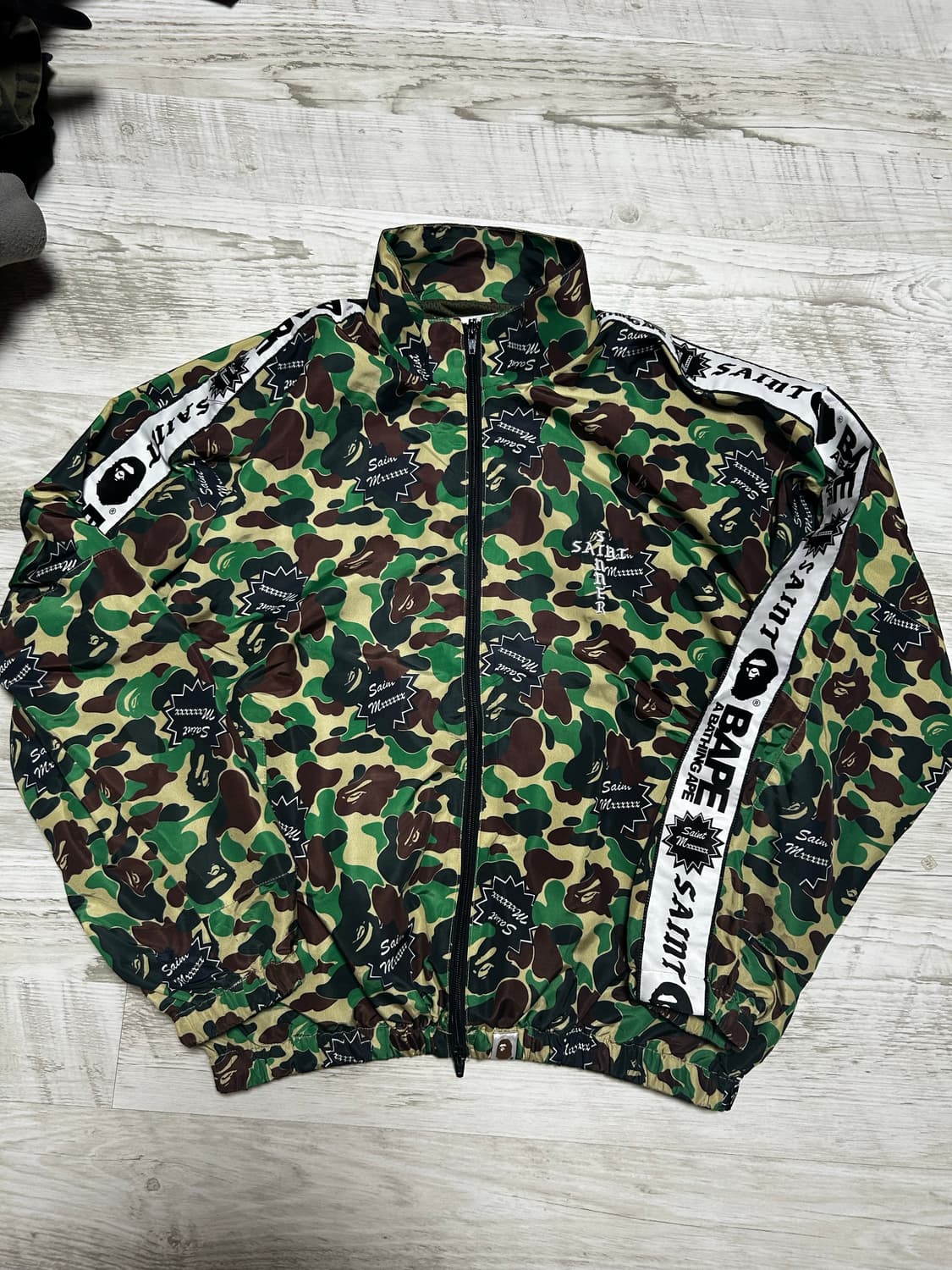 세인트 마이클 x 베이프 트랙 자켓 카모 상품이미지4