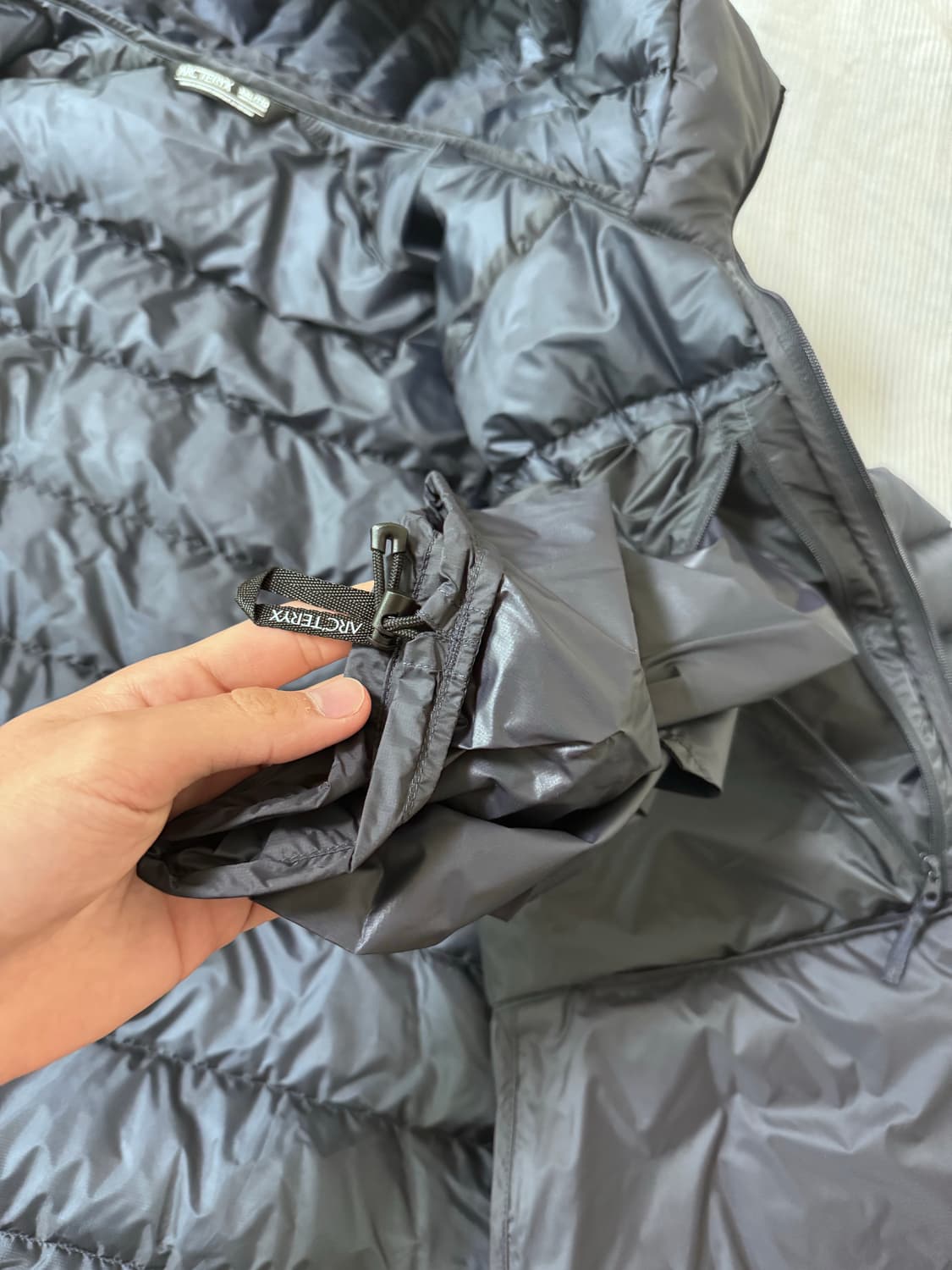 아크테릭스 세륨 후디 블랙 사파이어 상품이미지9