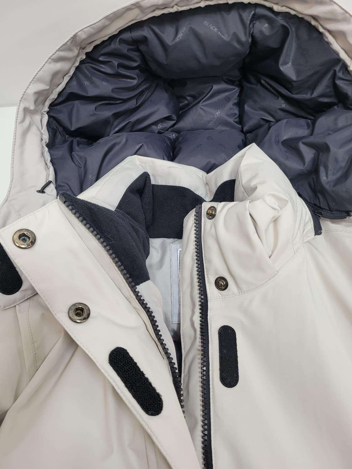 블랙야크 고어덱스 다운 패딩 후드 자켓 / 여 90
 상품이미지6