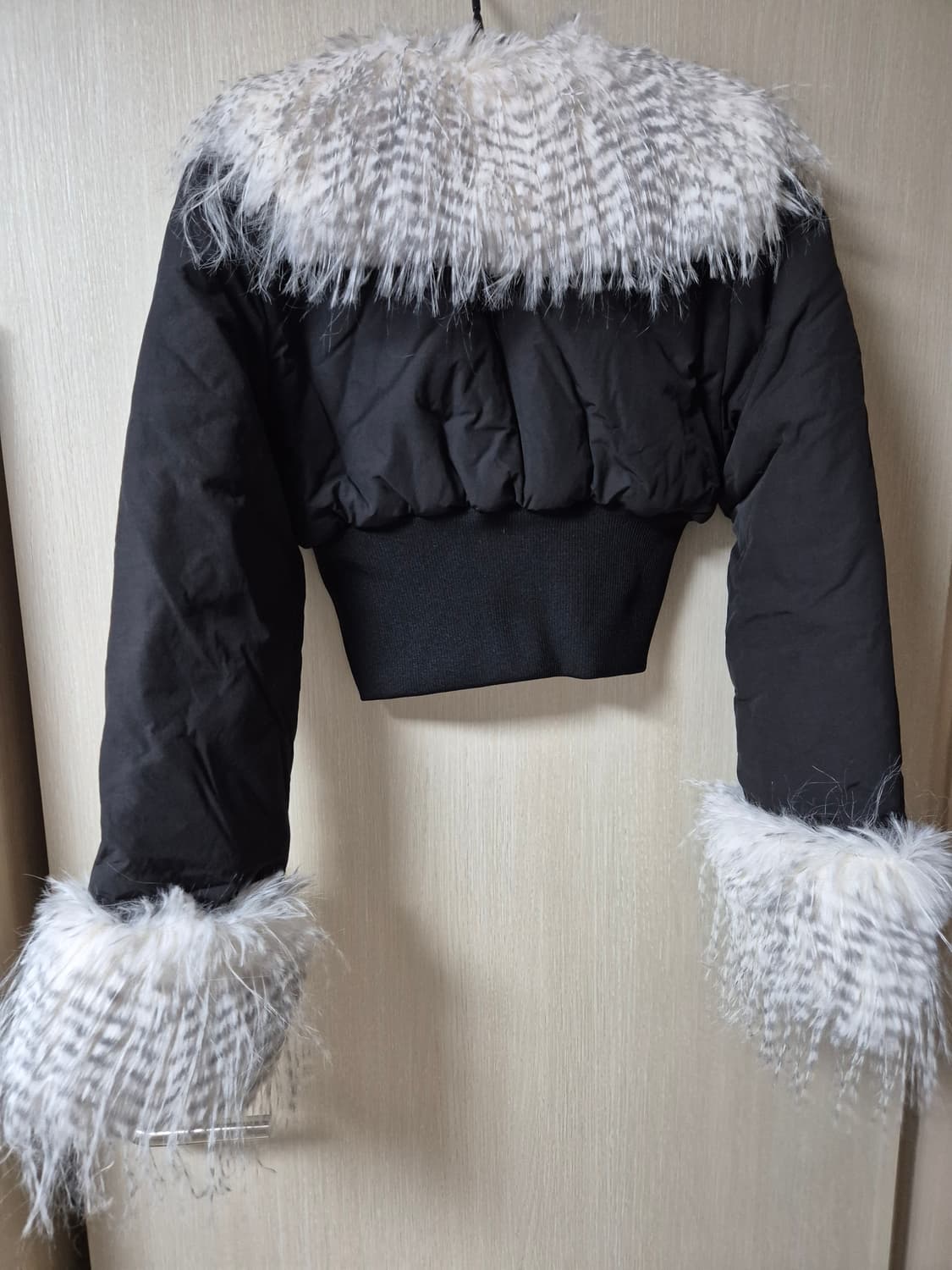 (새제품) 오도어 퍼 크롭 패딩 (25년) ODOR Trich colla 상품이미지6