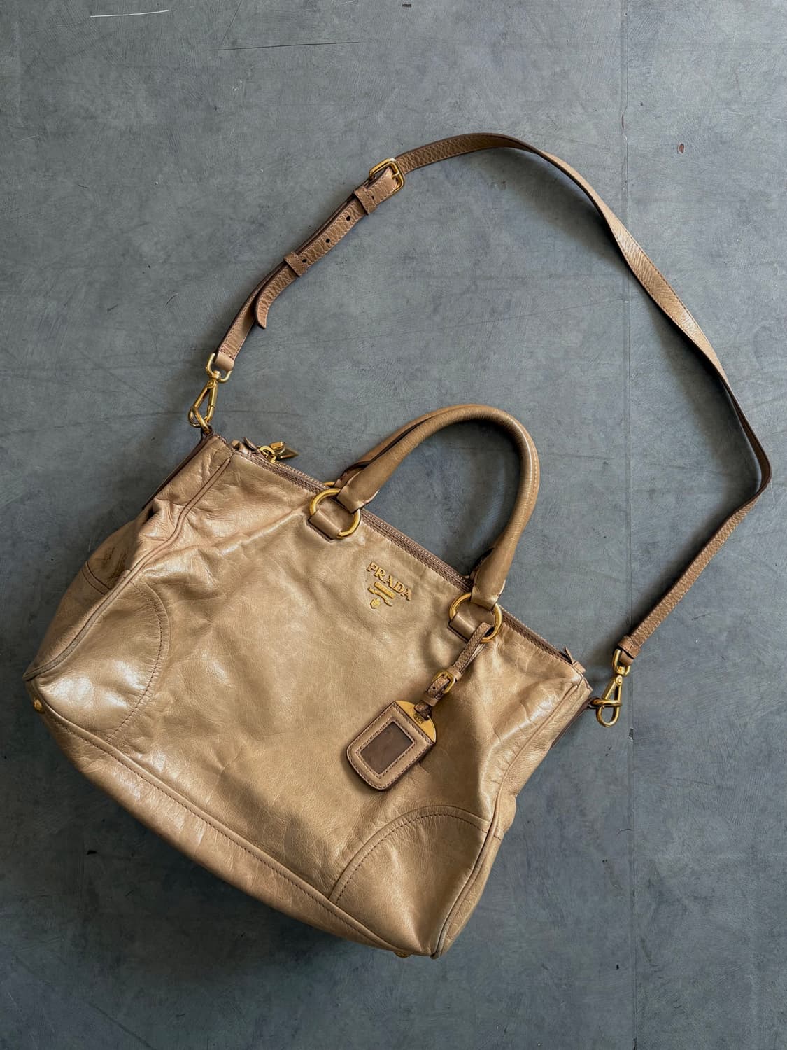 Prada 프라다 비텔로 샤인 레더 토트백 상품이미지2