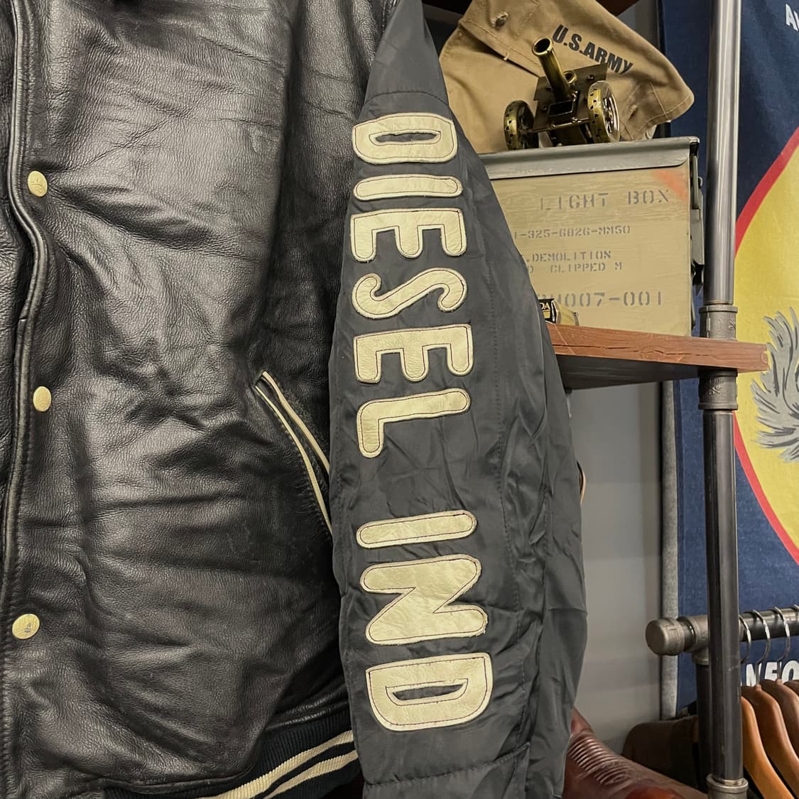 90s DIESEL 디젤 엠브로이드 리얼 레더 봄버 바시티 자켓 소가죽 상품이미지4