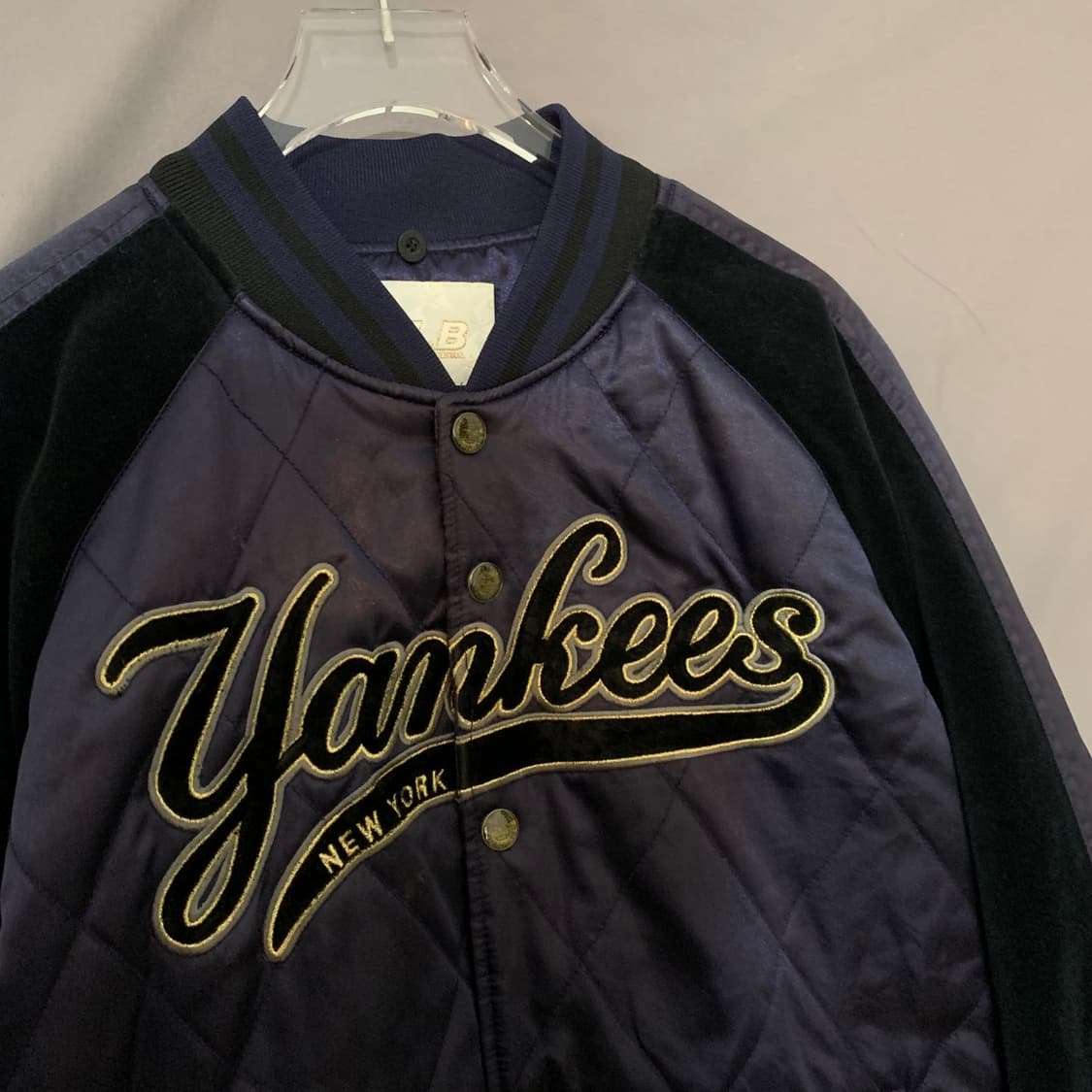 M MLB 뉴욕양키스 벨벳 새틴 퀼팅 바시티 스타디움 야구 자켓 상품이미지3