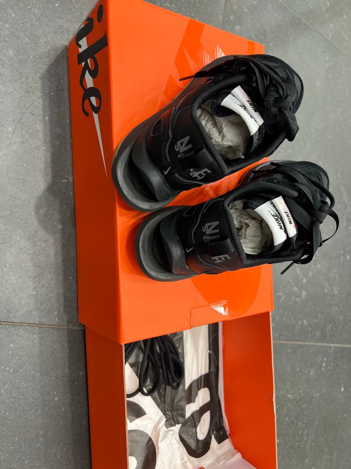 Nike x Sacai VaporWaffle Black and Gum 상품이미지3