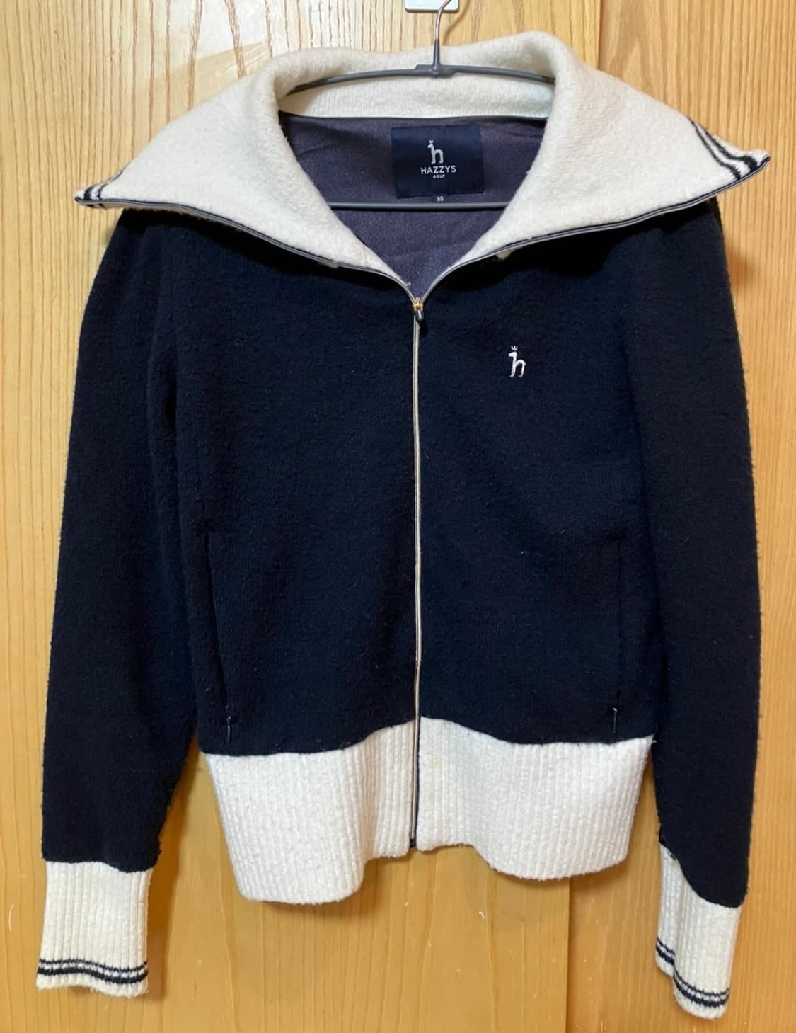 헤지스 니트집업 상품이미지1