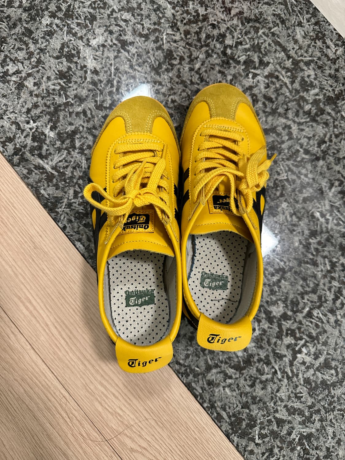 오니츠카타이거 멕시코66 옐로우235 상품이미지1