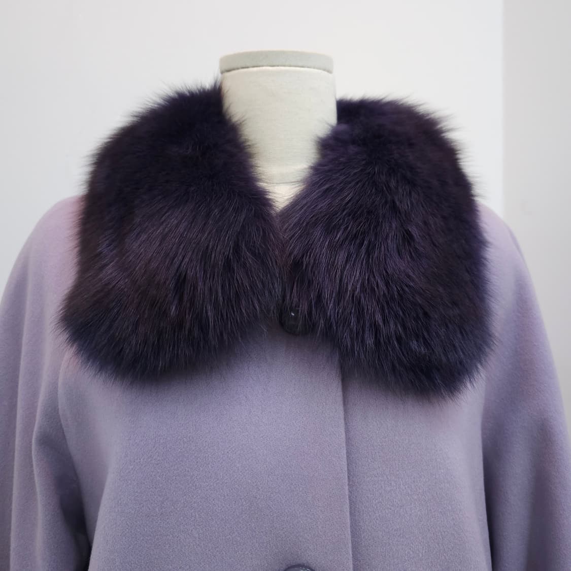 프리미엄 캐시미어 100%  폭스퍼 카라 라일락 롱 코트 상품이미지5