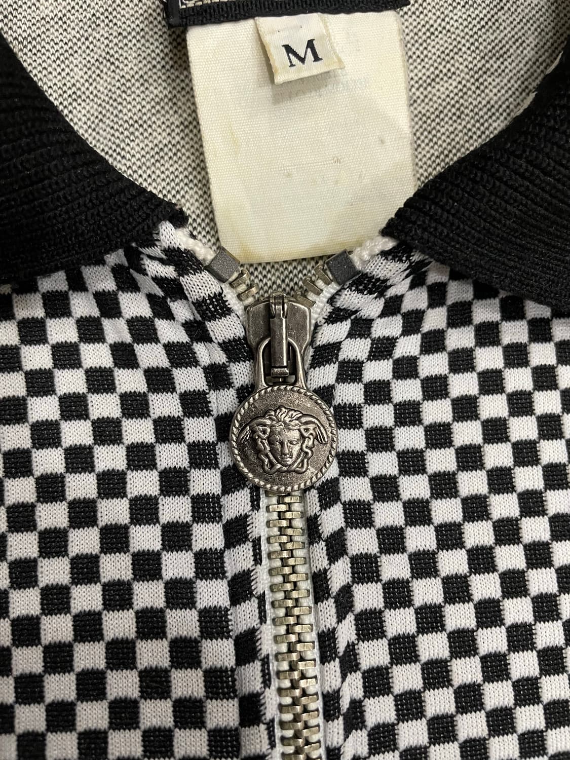 베르사체 진스 꾸뛰르 하프집 체커보드 폴로 셔츠 상품이미지7