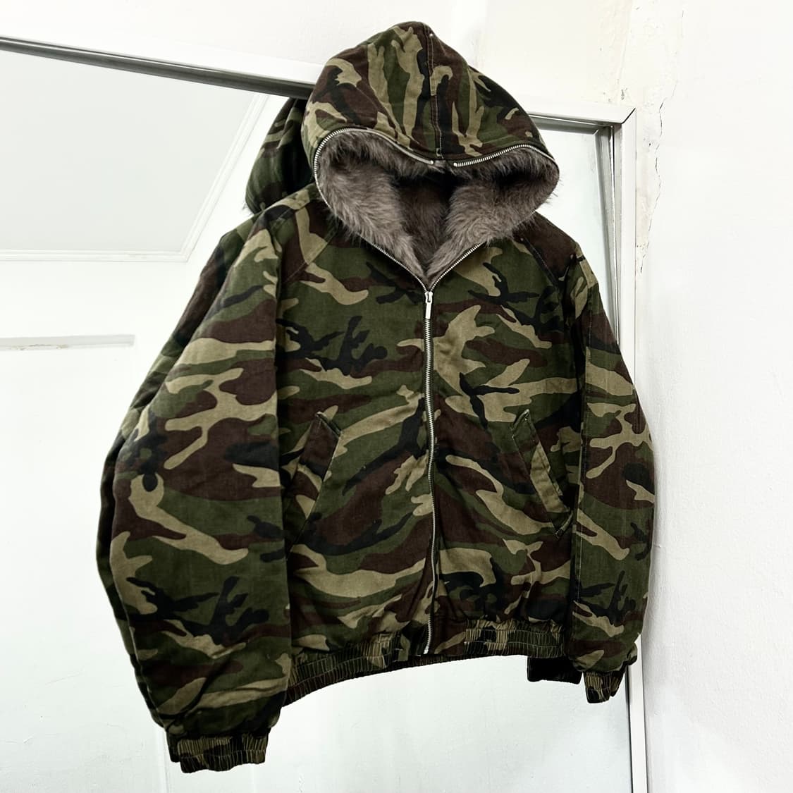 FDR 퍼 트리밍 카모 후드 점퍼 상품이미지1