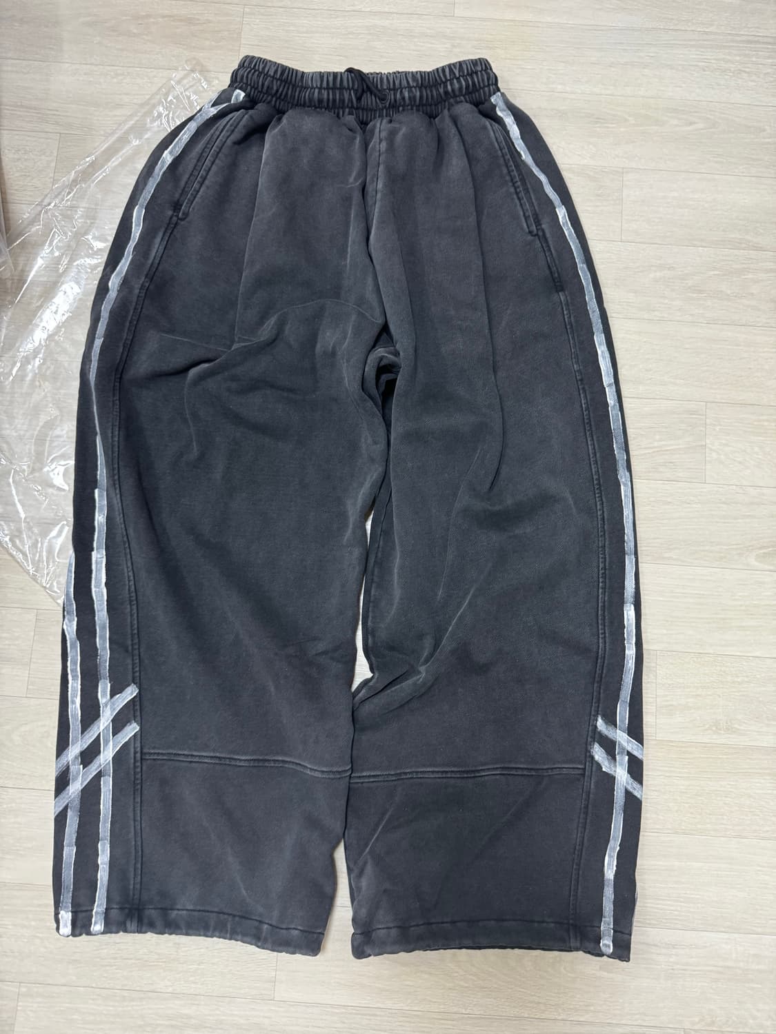 [0] 비긴202 핸드 페인팅 트랙 팬츠 상품이미지1