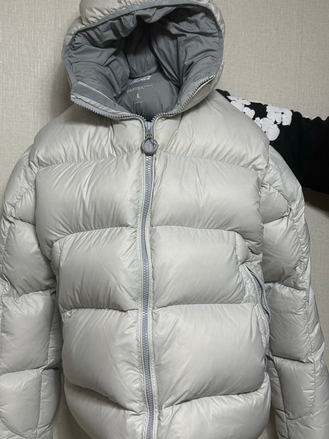palace 푸퍼 패딩 L 상품이미지1