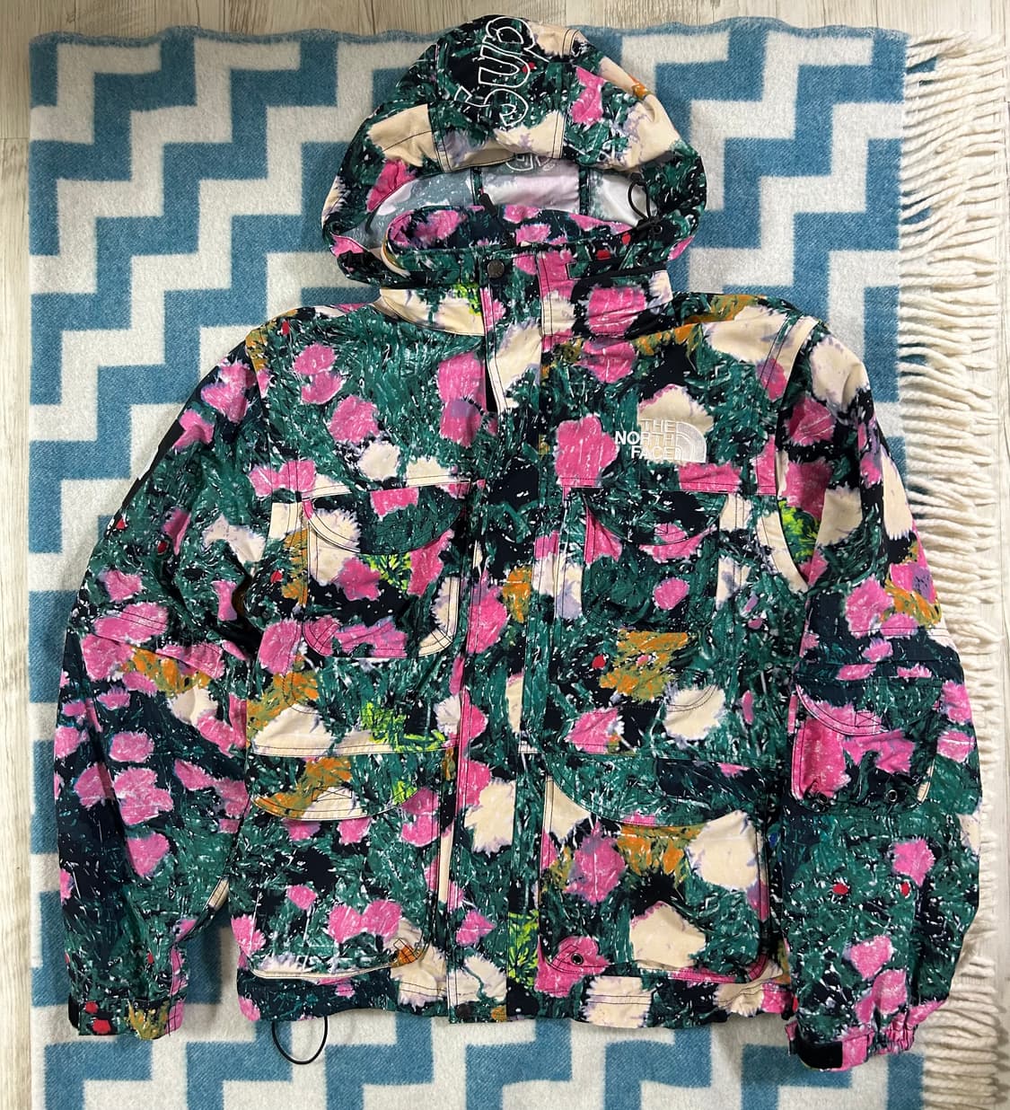 Supreme Northface tracking flower jacket 상품이미지1