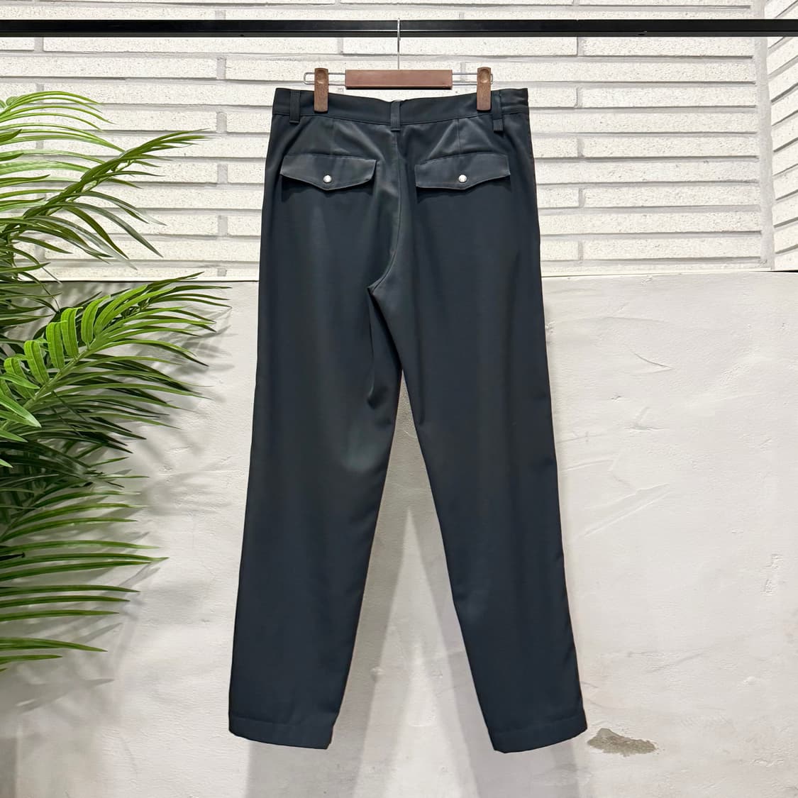 COS 코스 사틴 코튼팬츠 플랩포켓 디테일 레귤러핏 청녹 상품이미지3