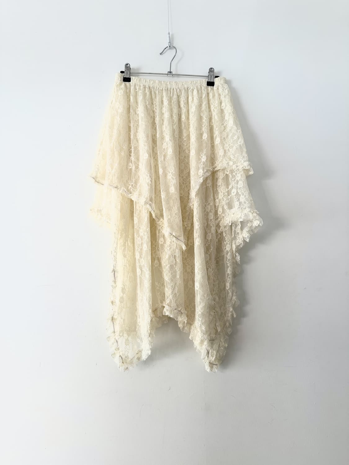 Lace unbalanced skirt / ivory 상품이미지1