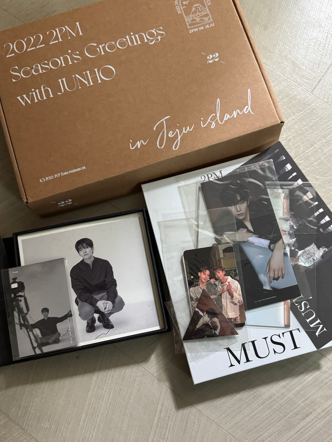 이준호 2022 시즌그리팅, two, must 앨범 일괄판매 상품이미지2