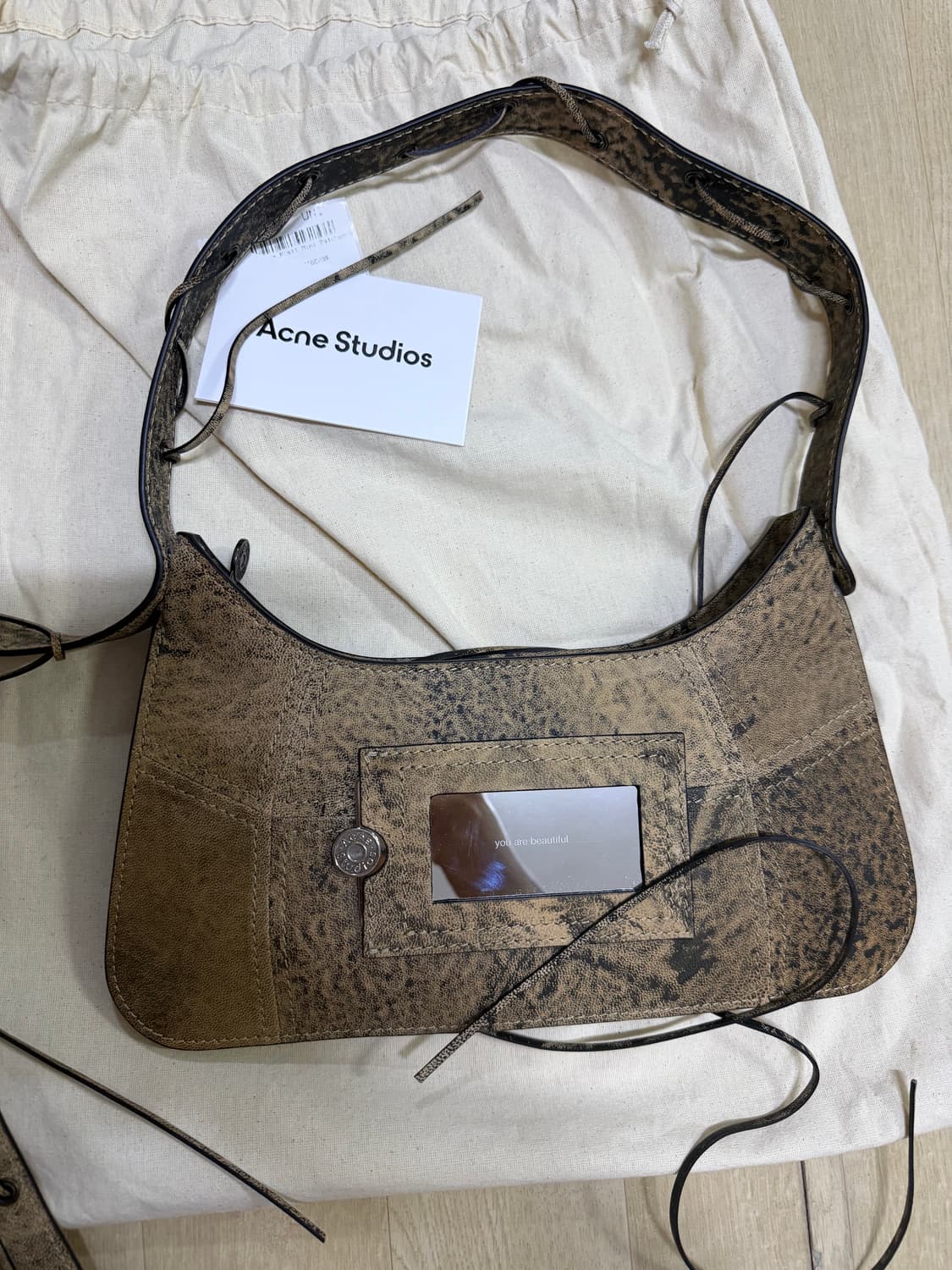 아크네 스튜디오 플랫 미니 숄더백 레더 패치워크 상품이미지2