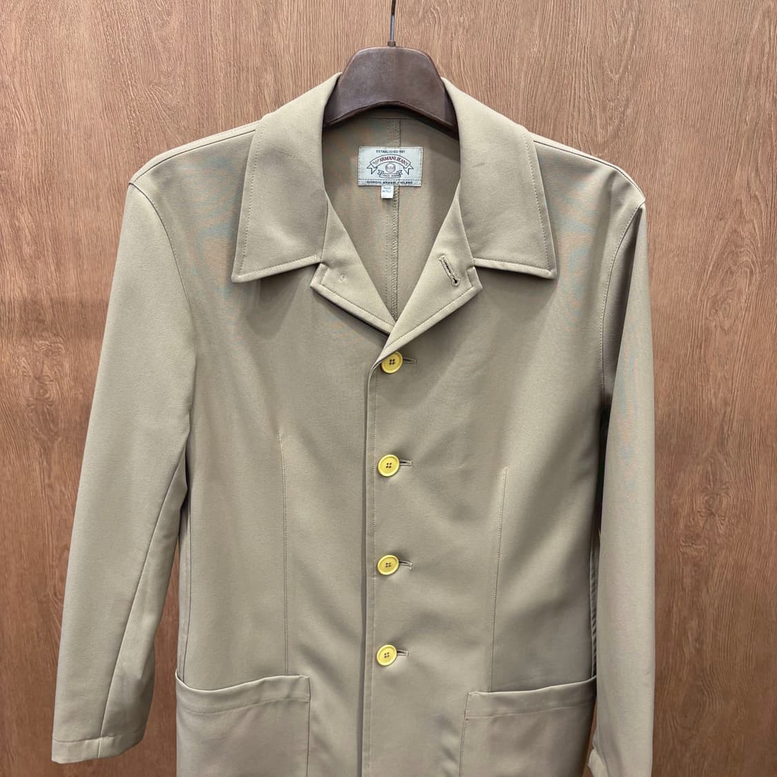 아르마니 진스 긴팔 미디 자켓 노치드 카라 싱글 버튼 디테일 베이지 상품이미지4