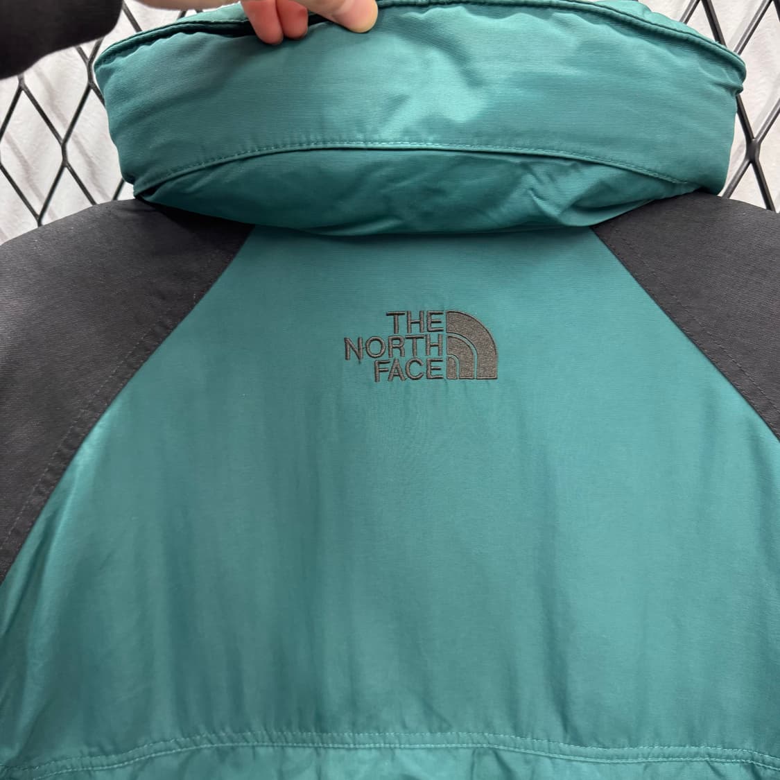 90s 노스페이스 마운틴파카 멀티포켓 디테일 스티프테크 그린 블랙 상품이미지7