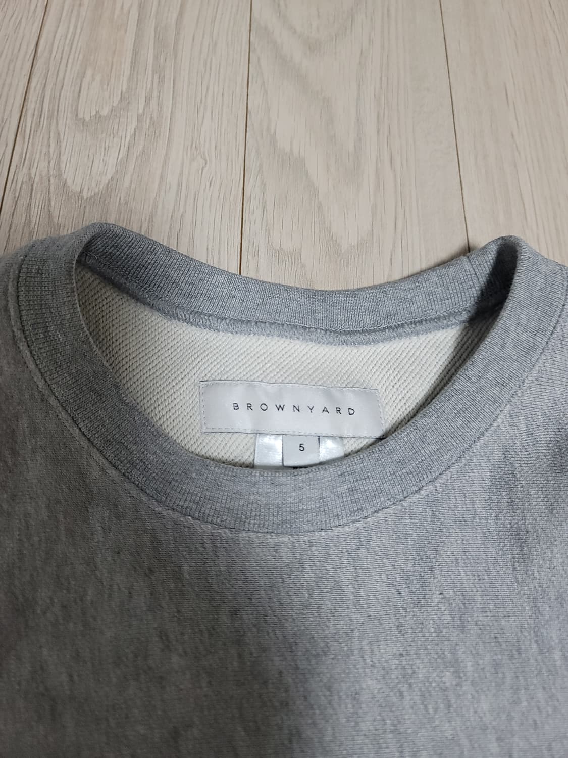 [5사이즈] 브라운야드 에센셜 맨투맨 스웻셔츠 그레이 상품이미지2