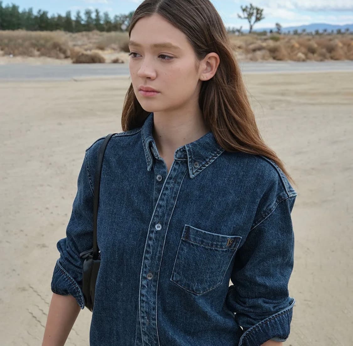 로우클래식 크롭 데님 셔츠 상품이미지2