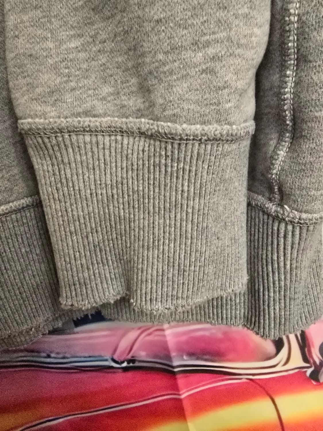 아베크롬비 앤 피치(Abercrombie & Fitch)회색 후드티 상품이미지3