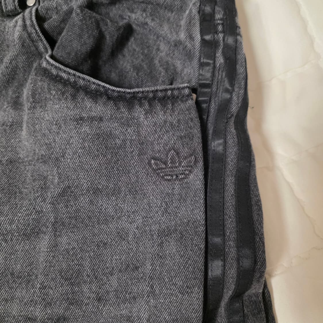 (중고) 아디다스 아딜레늄 시즌 3 루즈 핏 데님 팬츠 블랙 38사이즈 상품이미지5