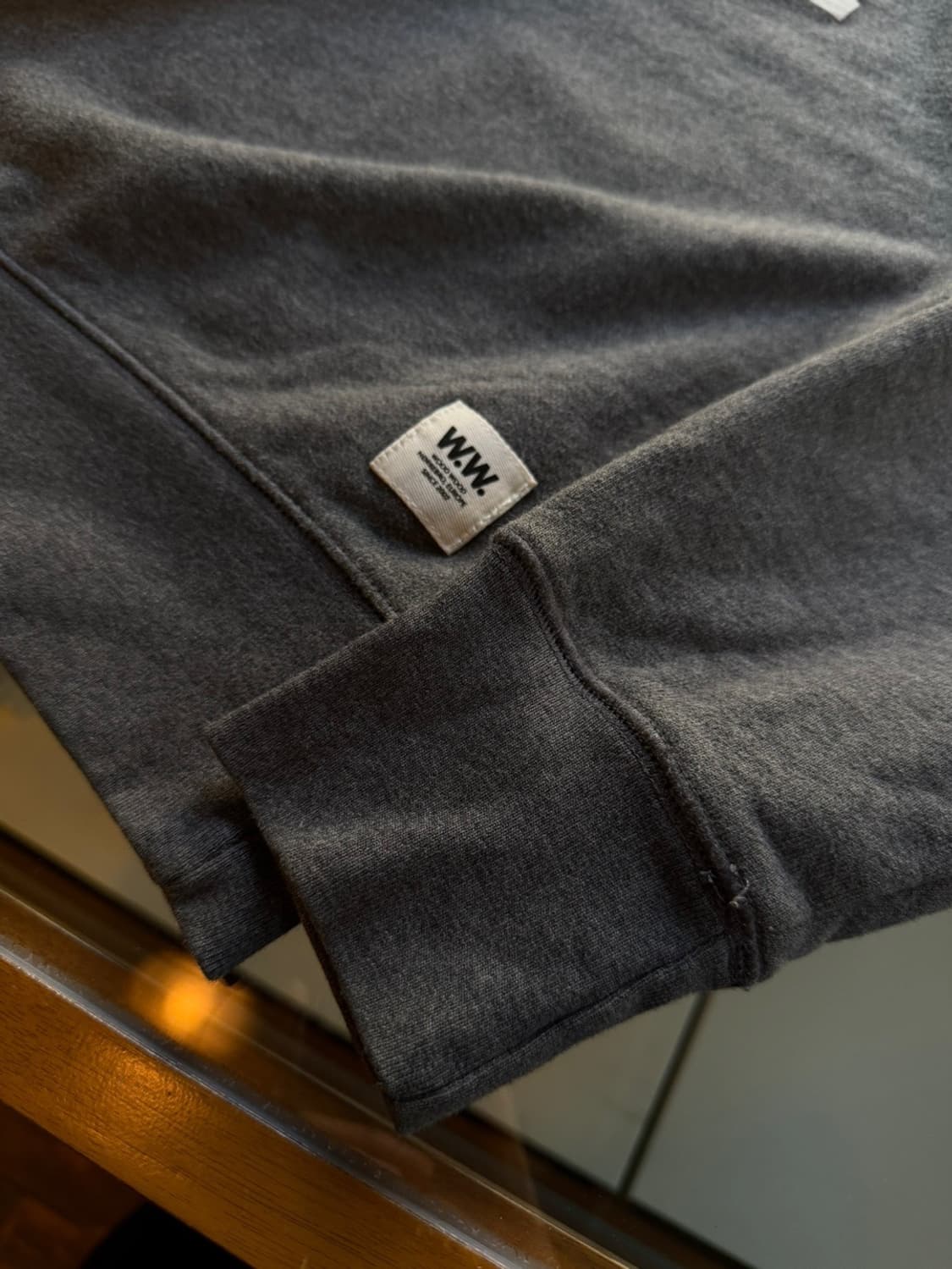 우드 우드 레터링 맨투맨 100 상품이미지9