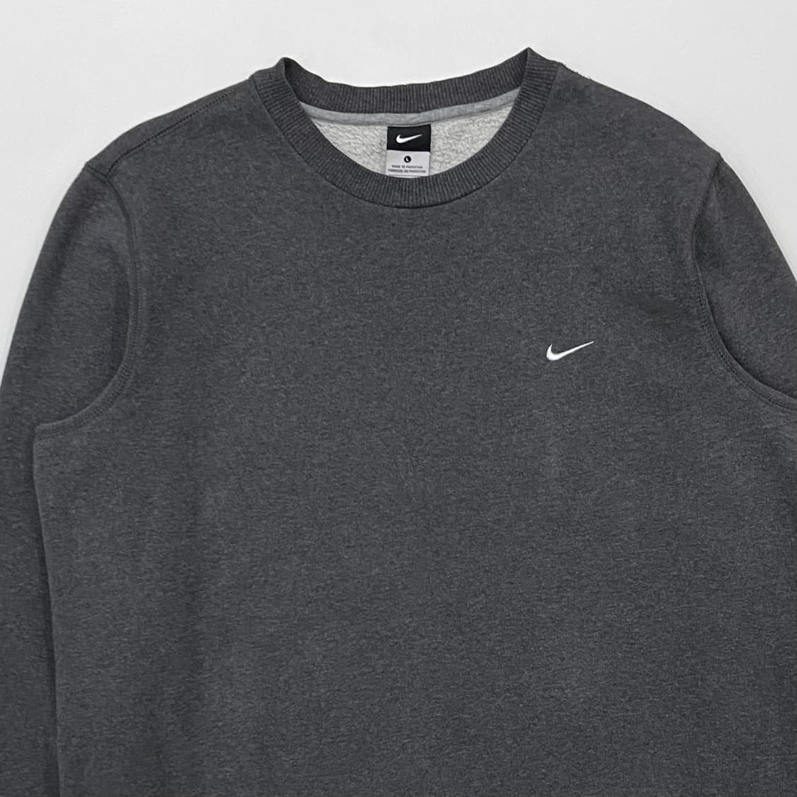 나이키 스우시 맨투맨 다크그레이 상품이미지4