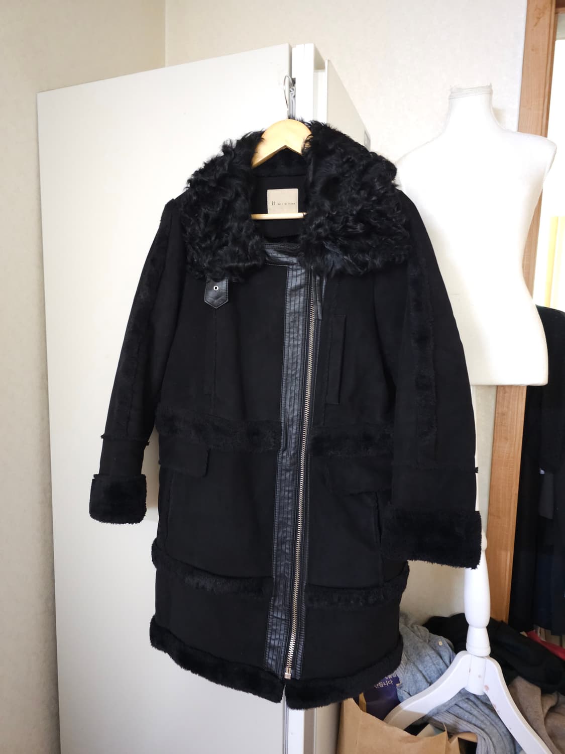 it MICHAA 잇미샤 블랙 양털 무스탕 코트 상품이미지1