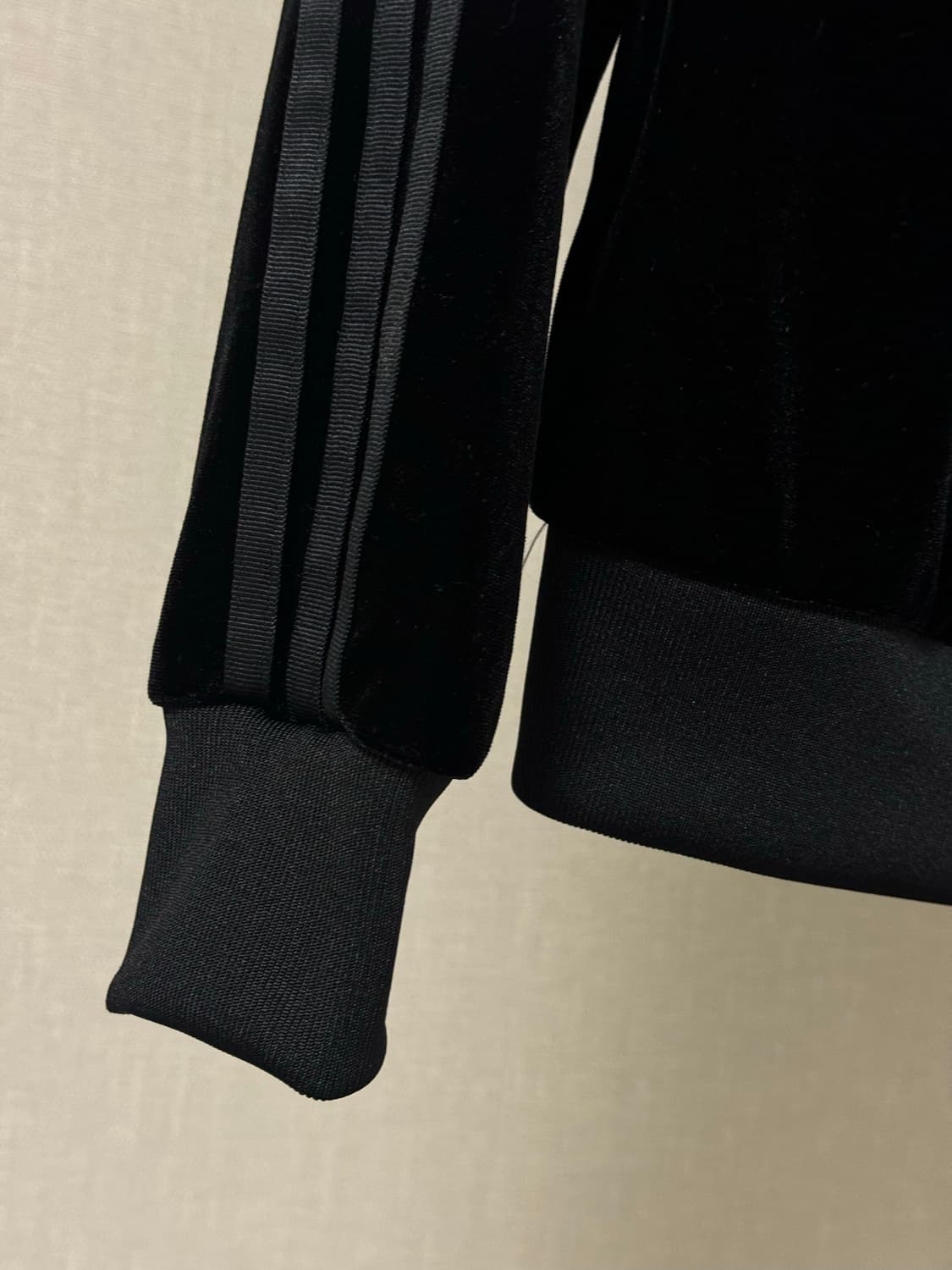 아디다스 벨벳 트랙수트 / 트레이닝복 세트 상품이미지5