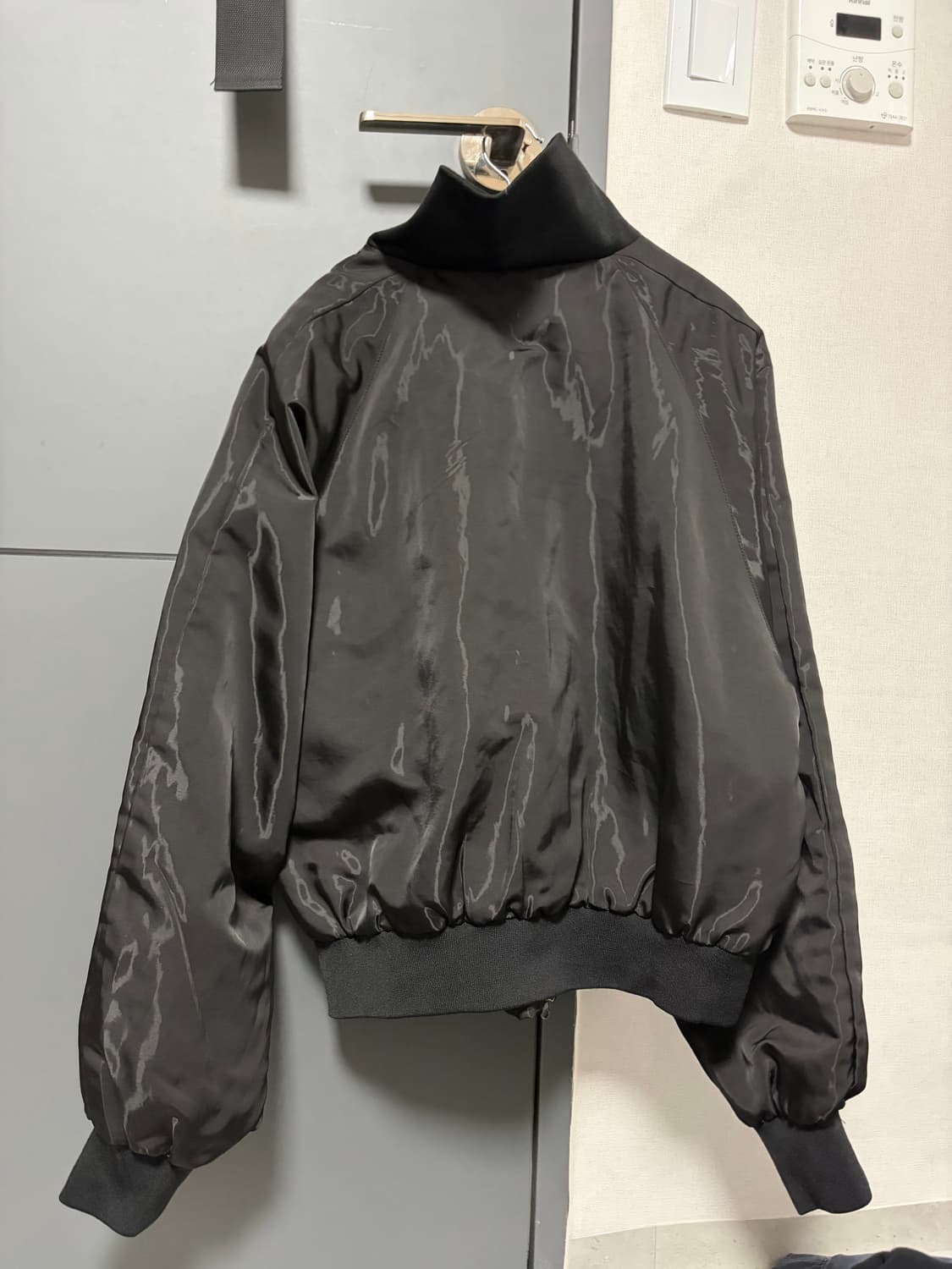 블랙 유광 져지 숏봄버  상품이미지2