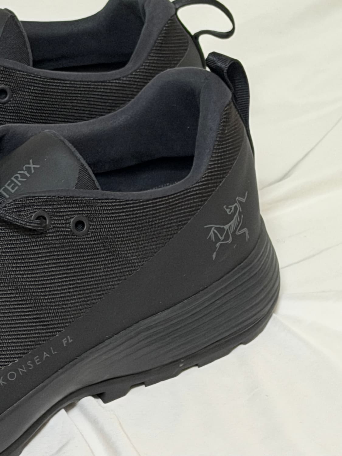 아크테릭스 컨실 FL2 고어텍스 스니커즈 상품이미지2