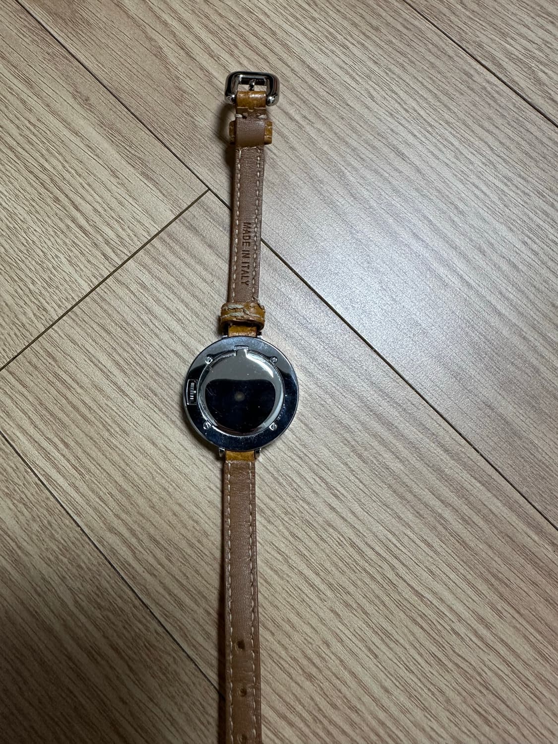 프라다 시계 팝니다 상품이미지2