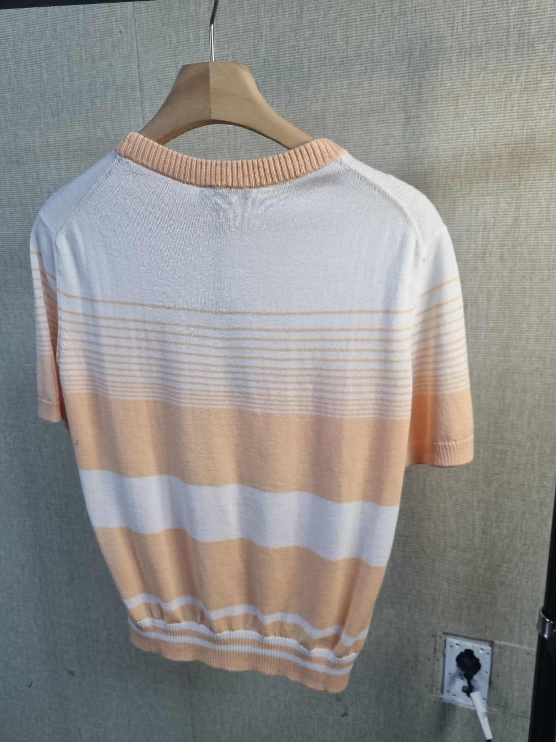 새제품 이태리 명품 브랜드 안드레모리스
면 100% 반팔니트 상품이미지2