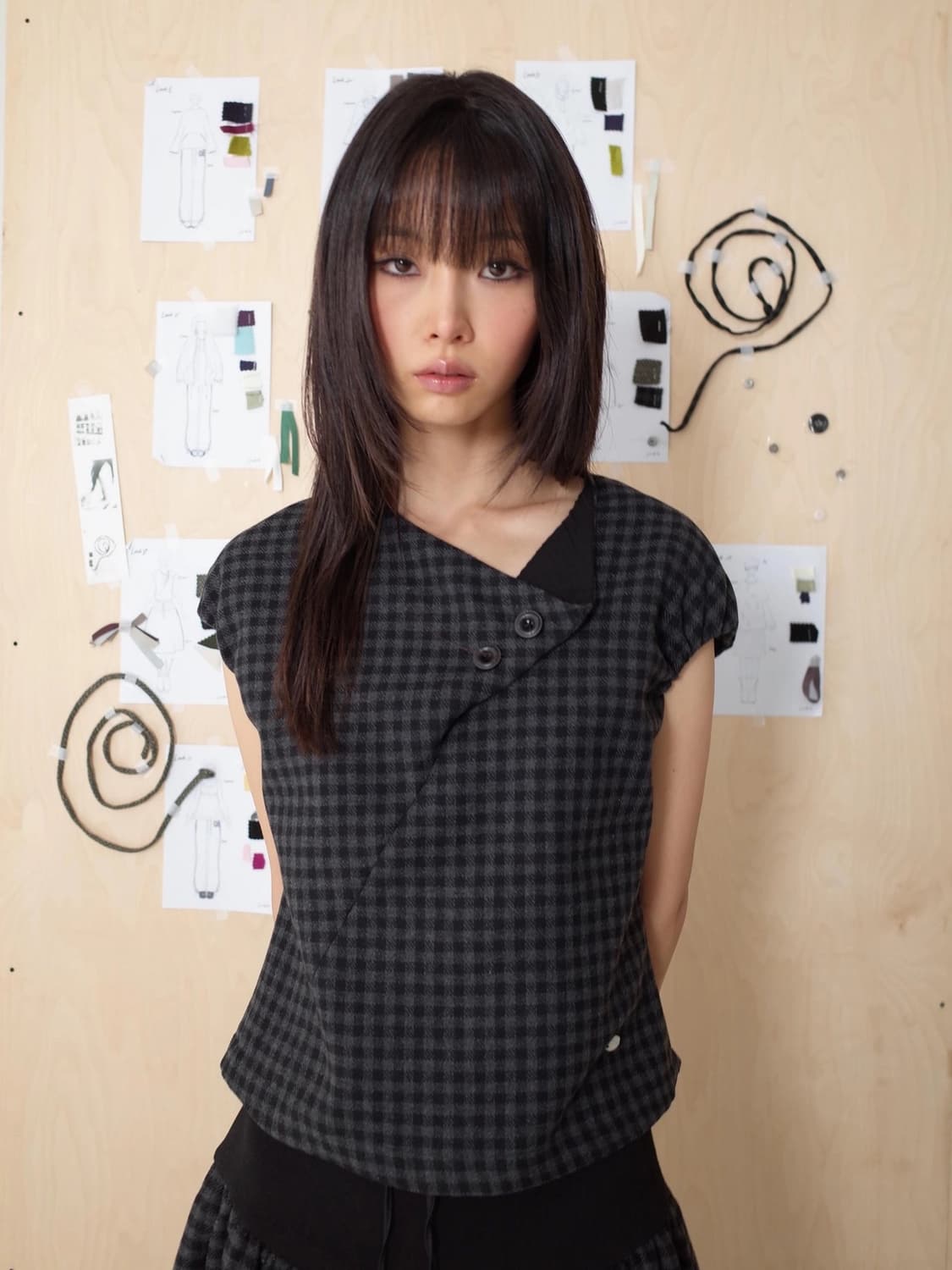 온스카 튤립 카라 체크 블라우스 상품이미지1