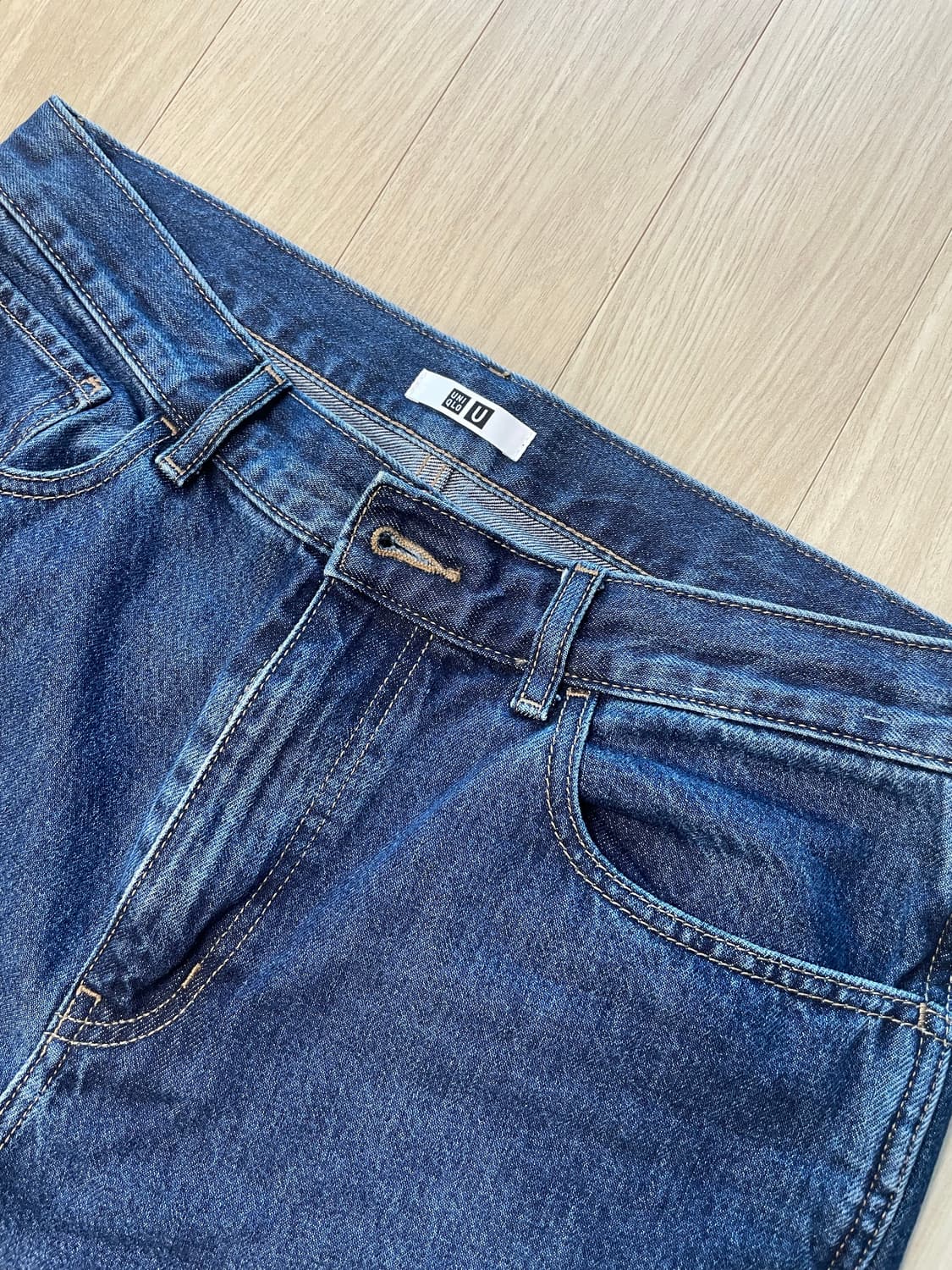 [31] 유니클로u 레귤러피트진 진청 상품이미지3