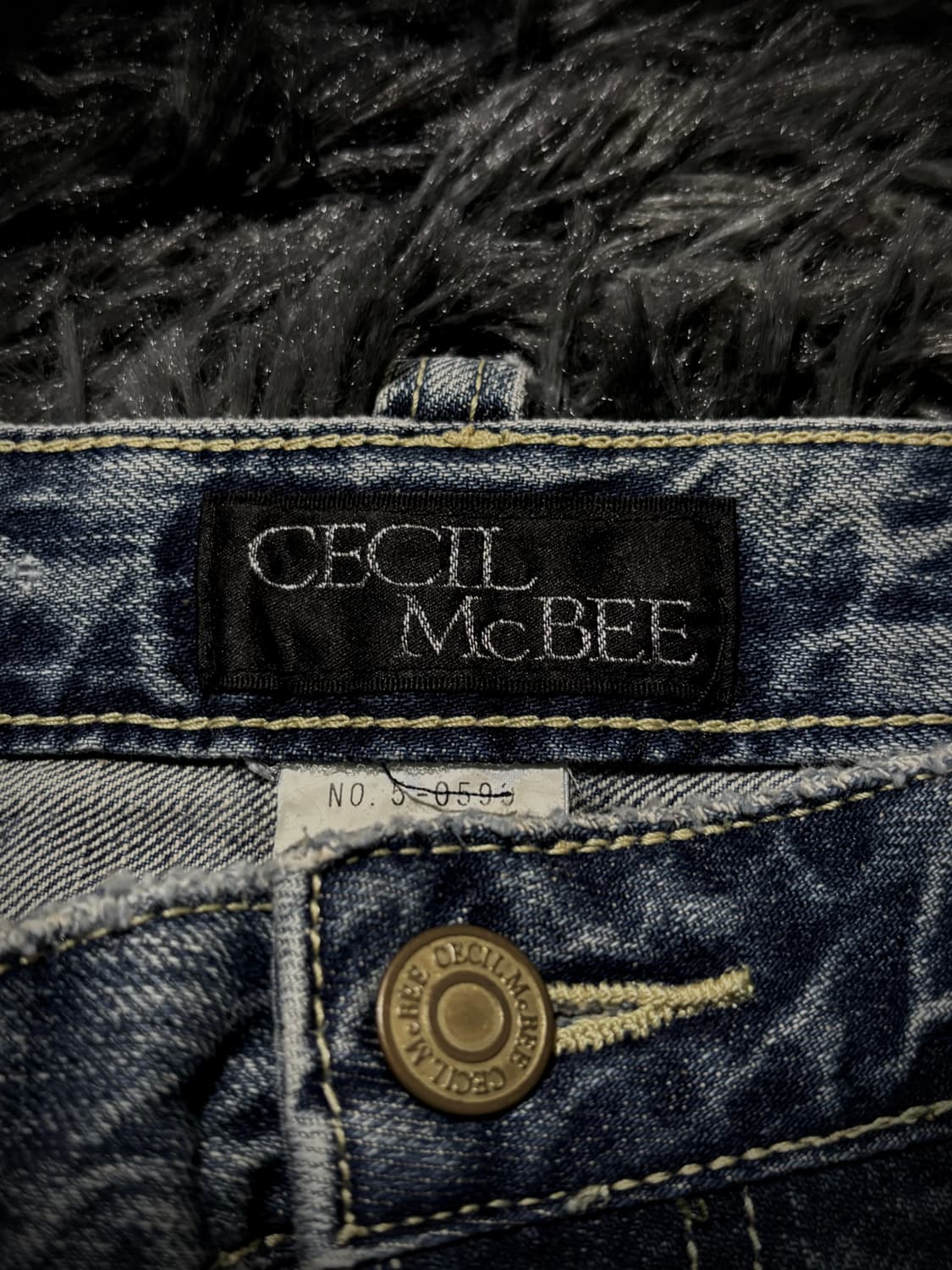 Cecil McBee 데미지 워싱 숏 데님스커트 상품이미지9