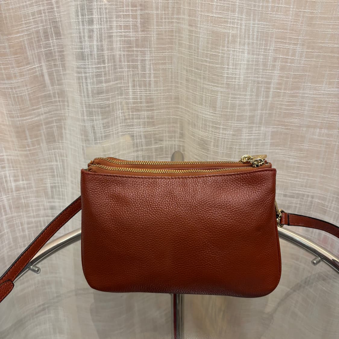 정품 마이클코어스 레더 크로스백     상품이미지6