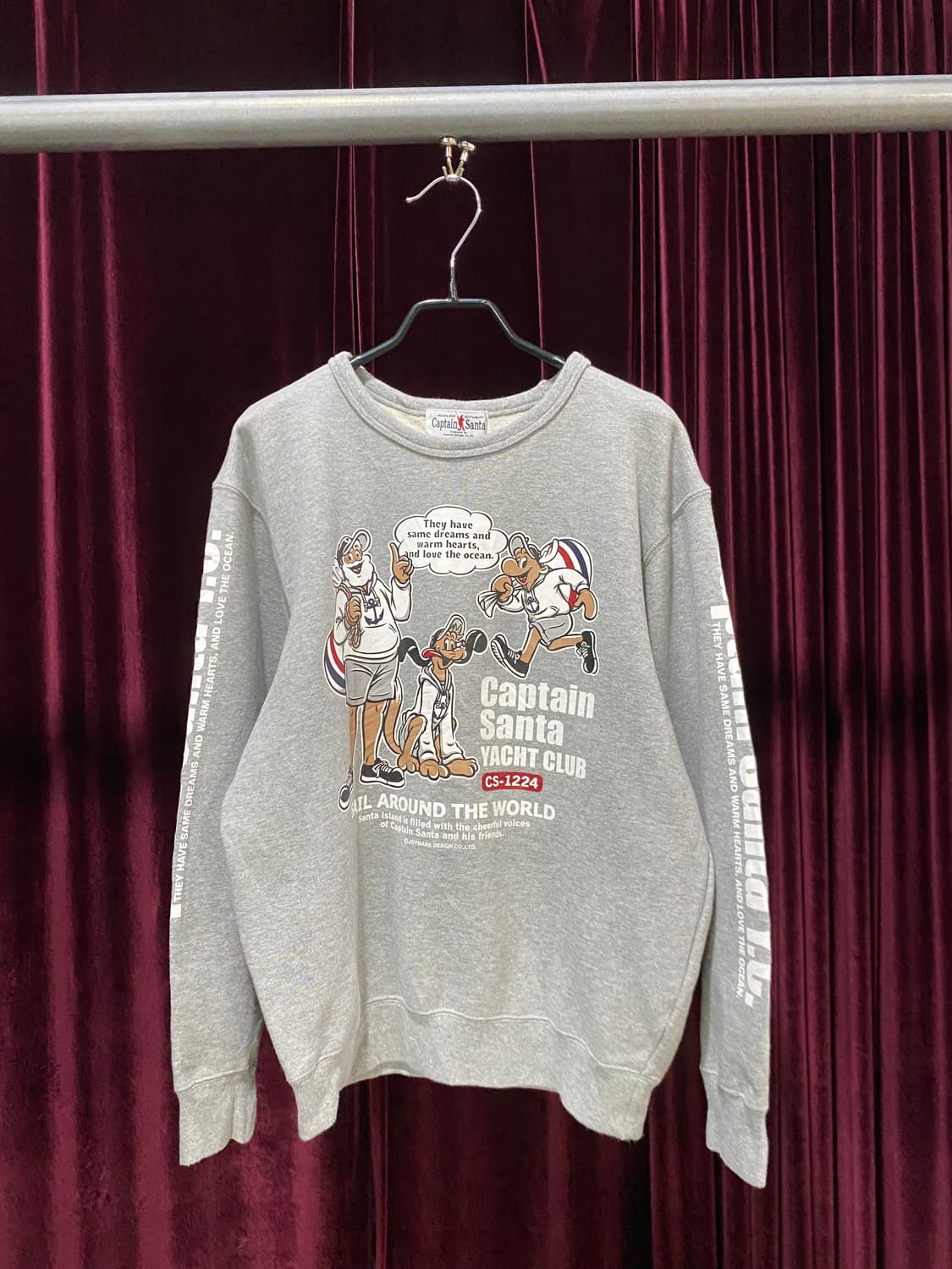 CAPTAIN SANTA YACHT CLUB sweatshirt 상품이미지1