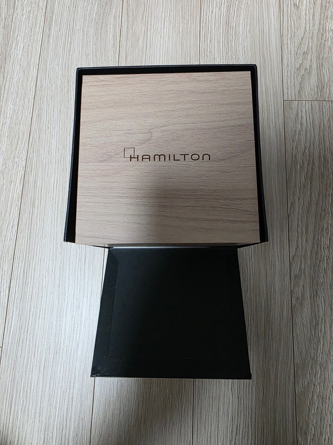 해밀턴 카키 에비에이션 X-wind GMT 크로노 쿼츠 46mm 상품이미지2