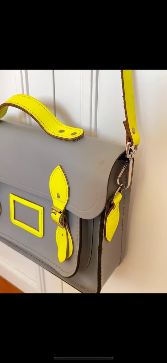 Authentic Leather 소가죽 네온 사첼 백  상품이미지4