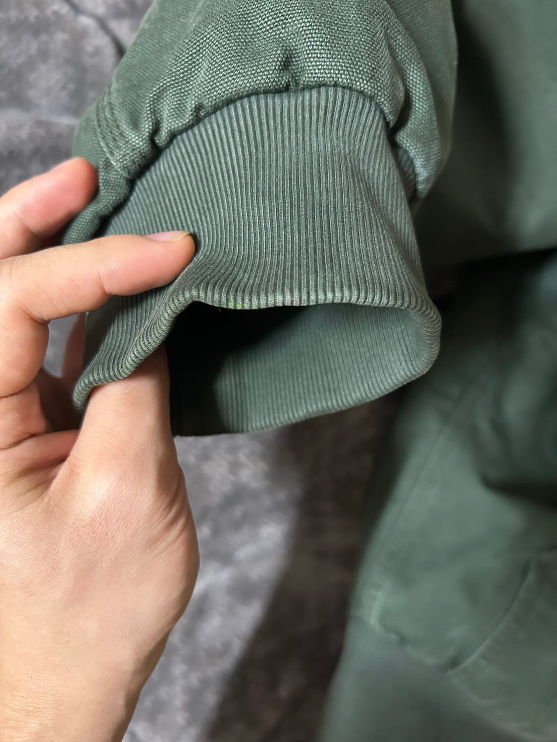 칼하트 WIP 액티브 올리브 자켓 팝니다 상품이미지4