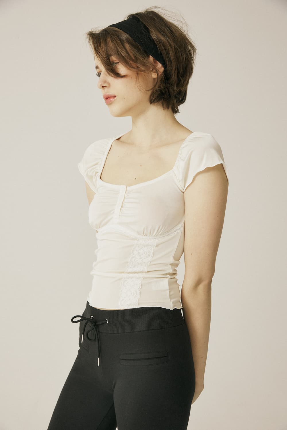 쓰리타임즈 줄리아 탑 화이트 상품이미지3