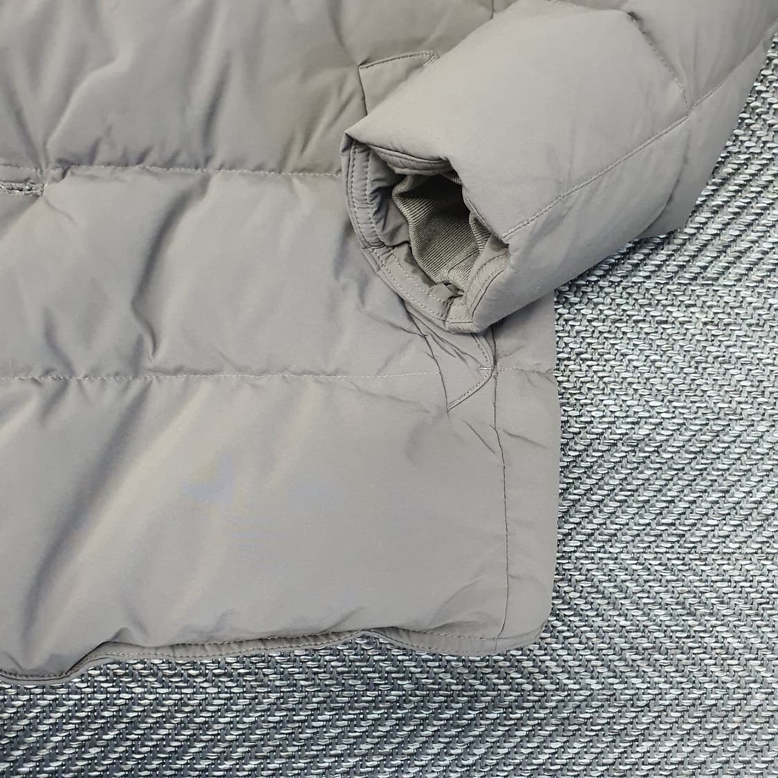 에디션 오리털 하이넥 점퍼 남자105 상품이미지9