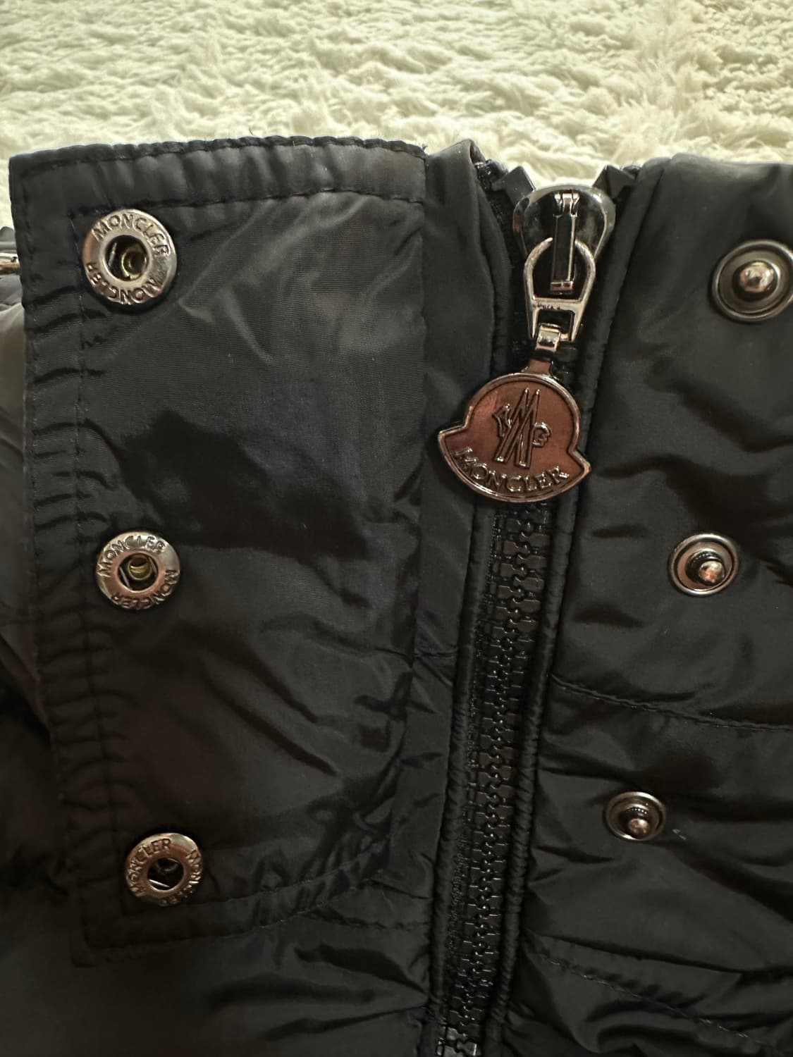 몽클레어 여성 패딩 블랙 2사이즈 상품이미지9