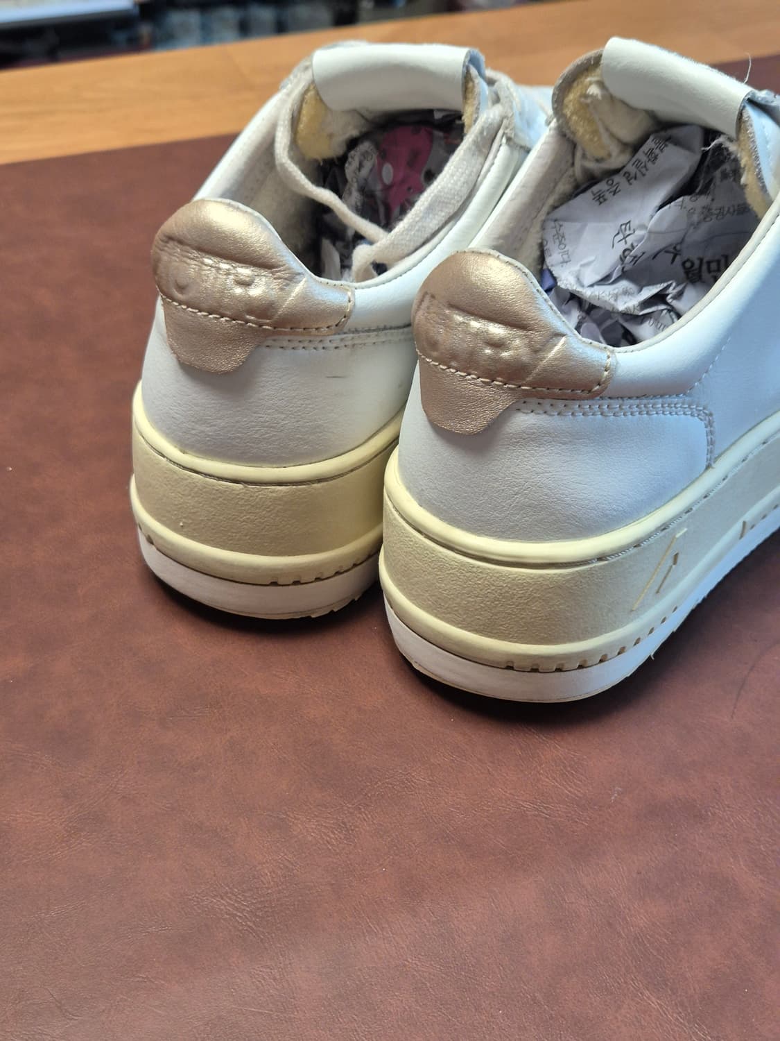 바닥보강했어요 235-240(37)  오트리 메달리스트 로우  상품이미지5